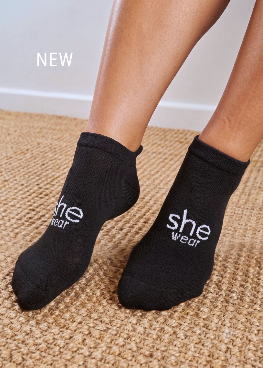 comfortable low rise black socks for everyday wear