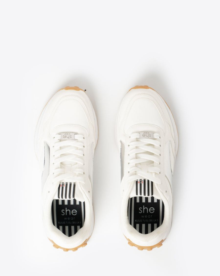 Supportive fashion sneakers with a biomechanical footbed for all-day comfort