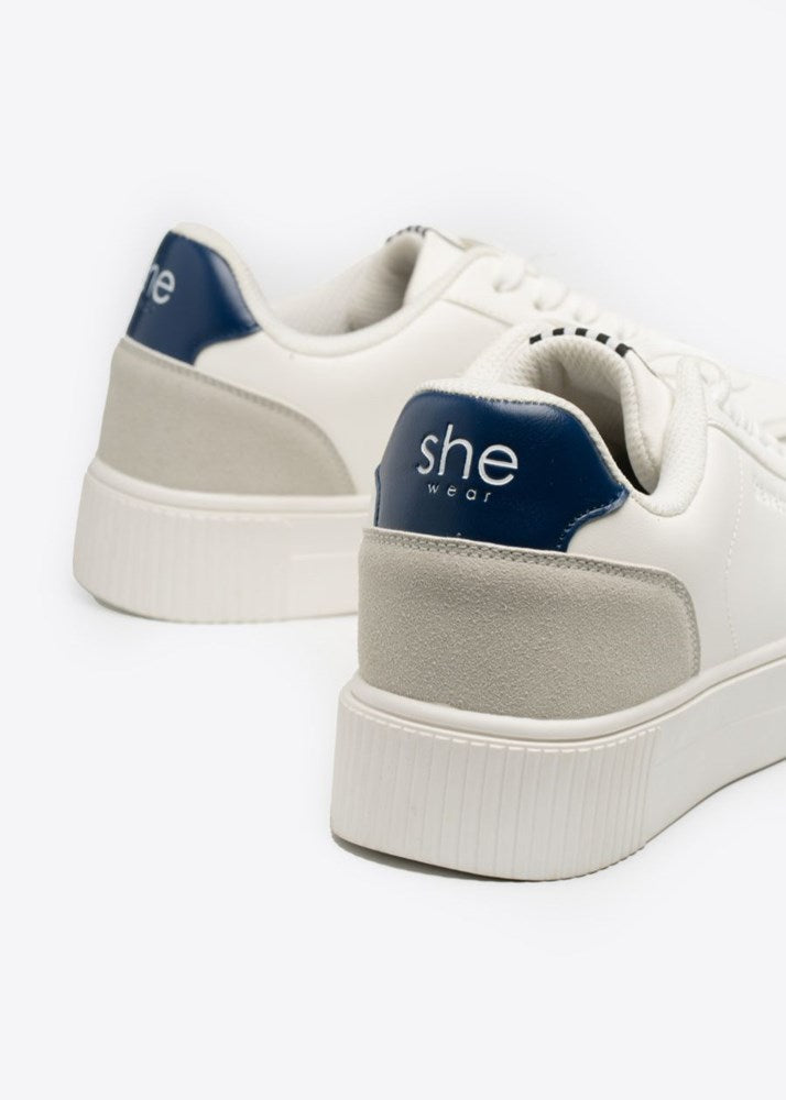 Platform sneaker with a Padded heel collar for a fabulous fit