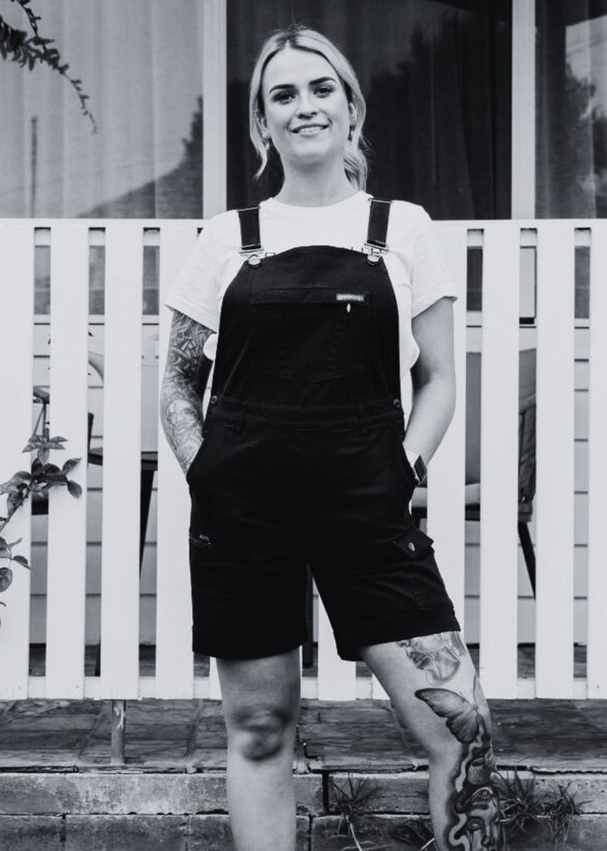 All women shortalls – she wear