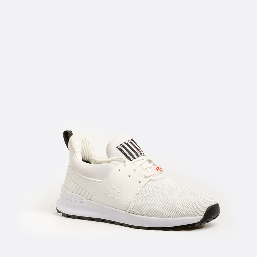White active sneaker with shock absorbing midsole