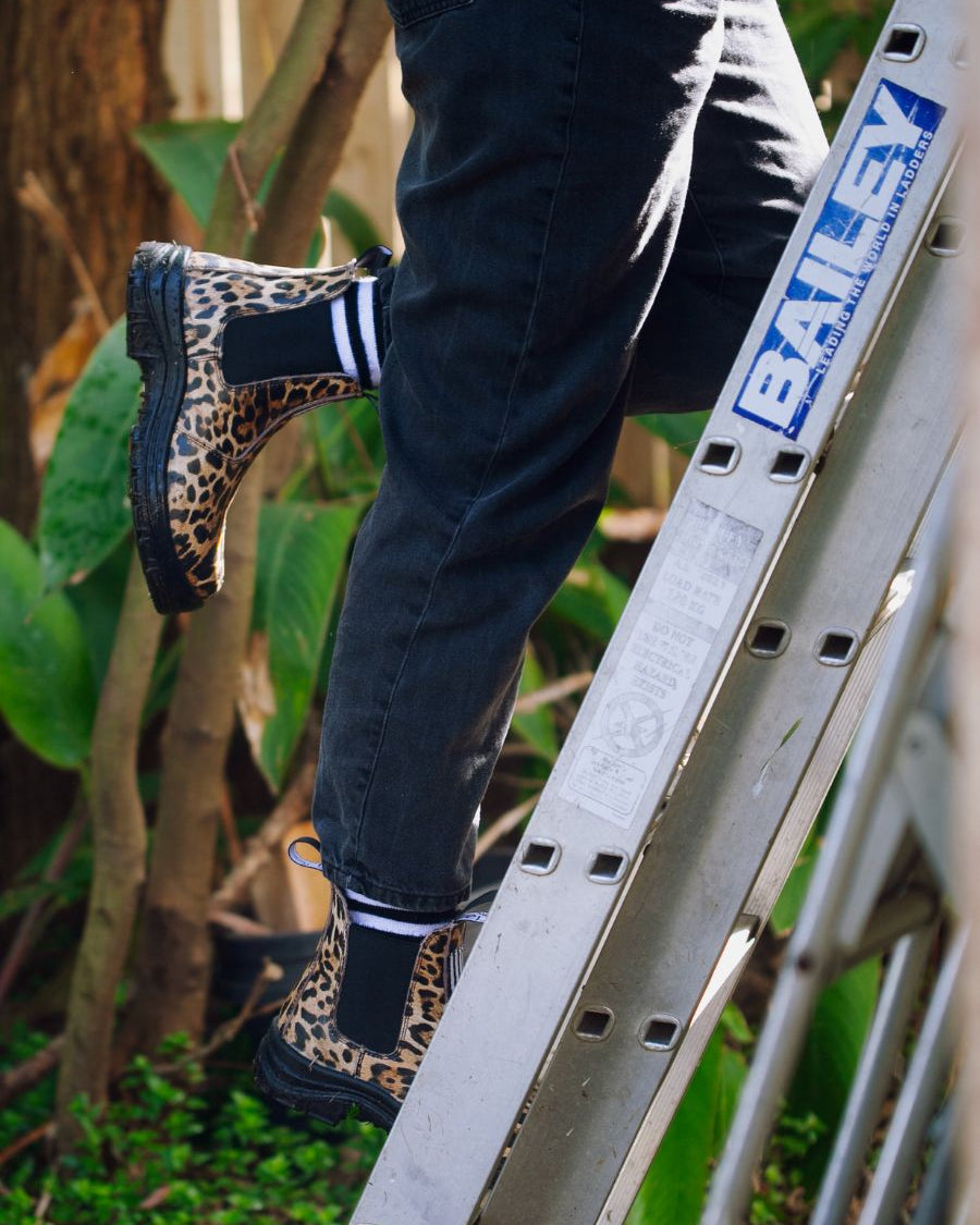 walking up ladder in strives work boots
