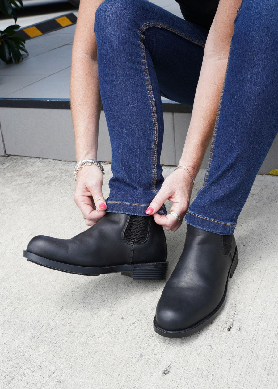 Black women's steel cap safety boot Succeeds