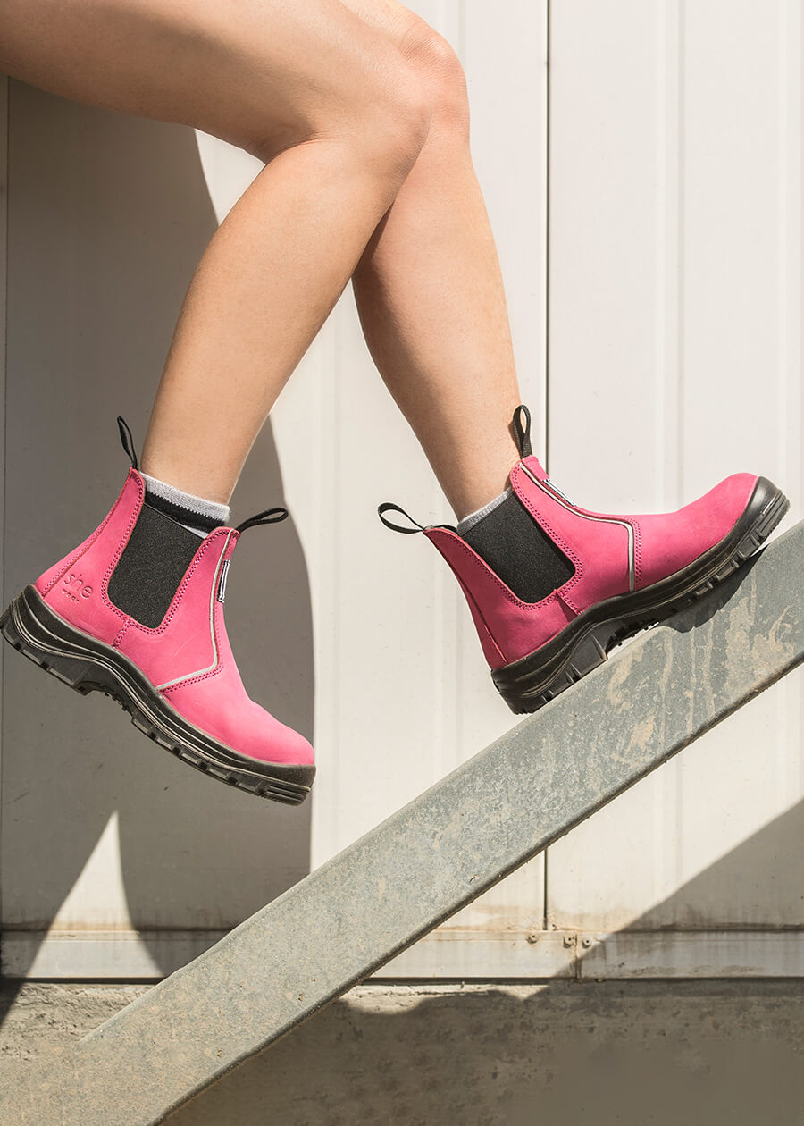 pull on safety boots women she wear pink