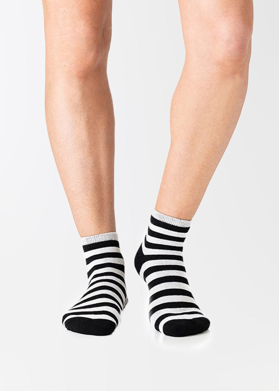 Women's organic bamboo ankle socks - she wear