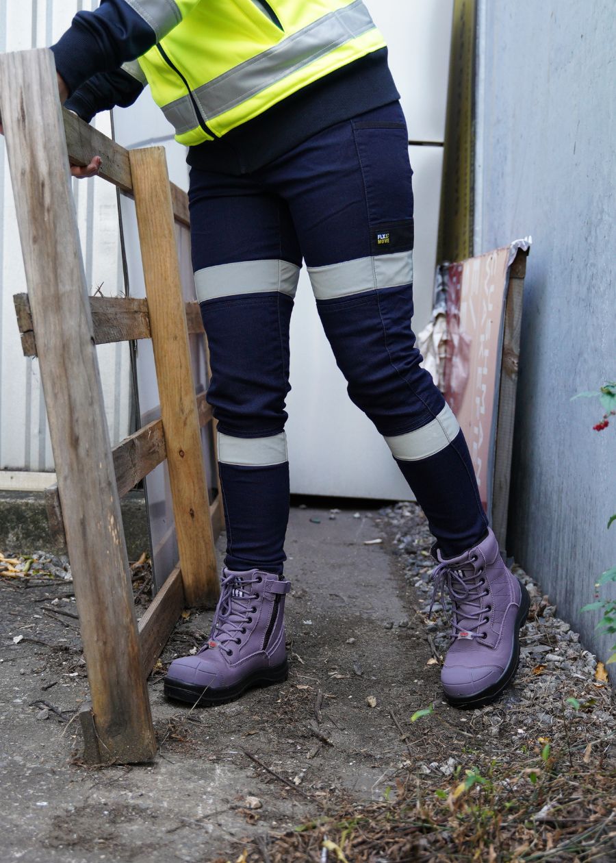 Achieves: womens safety work boots (zip)