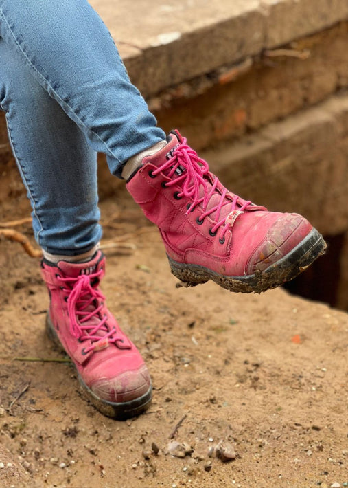 Achieves: womens safety work boots (zip)