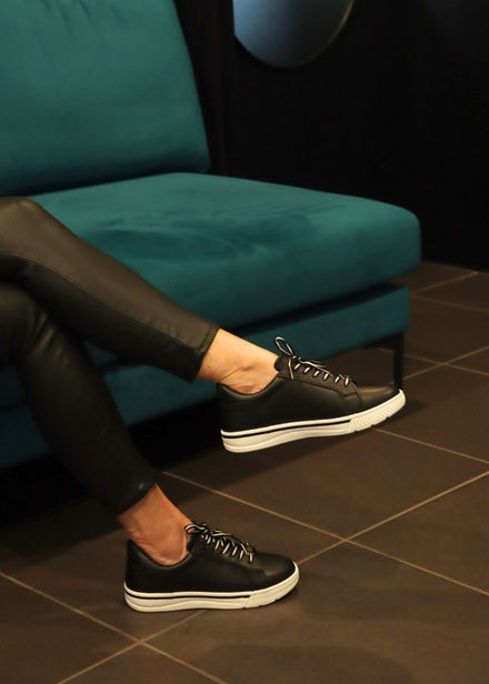 She Supports 2: womens sneaker