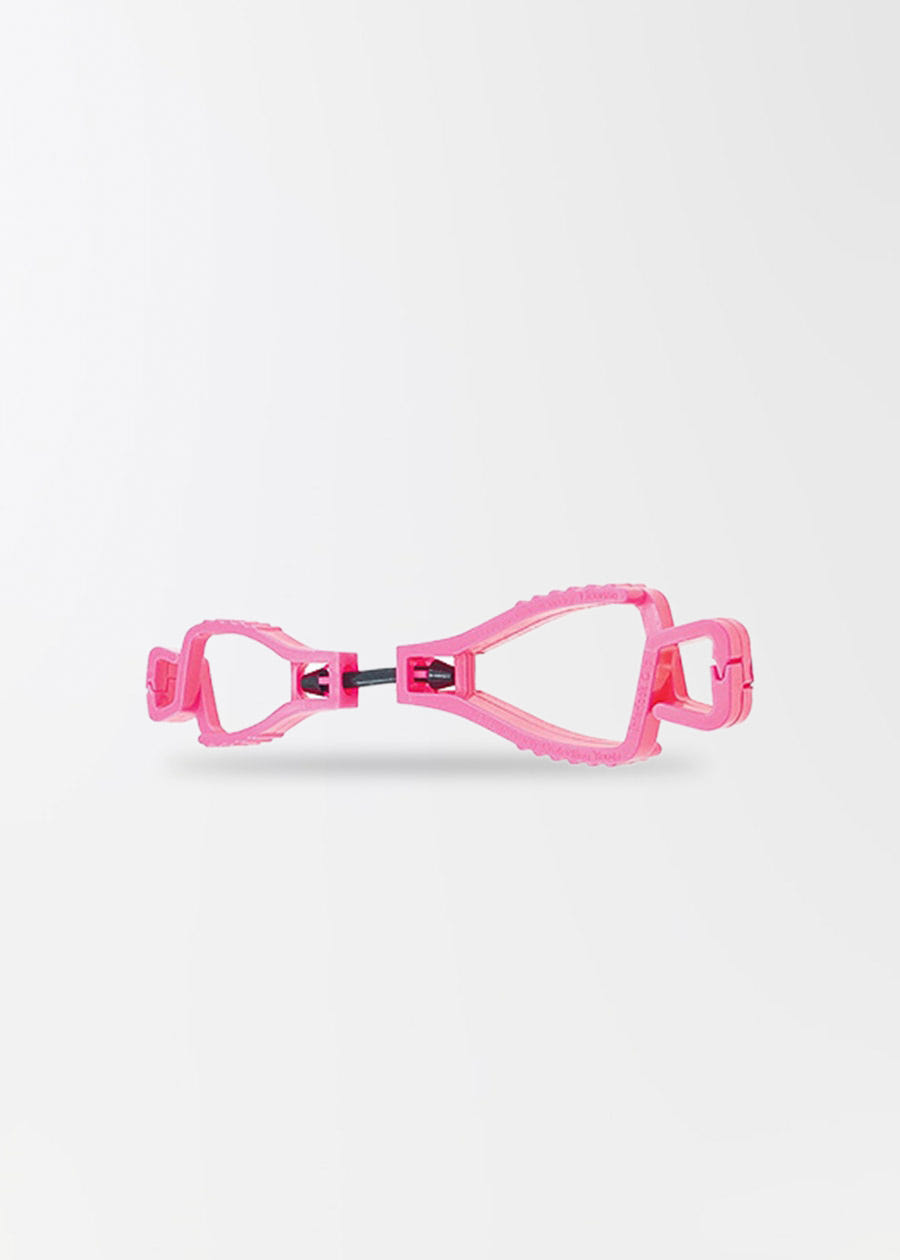 Interlock glove clip - she wear