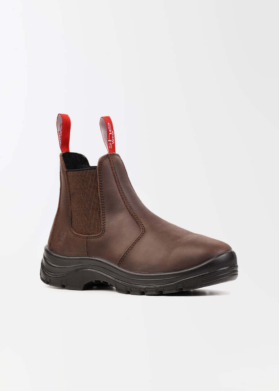 leather pull on chelsea boots she wear