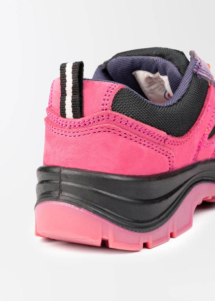 she wear women's safety shoe pink
