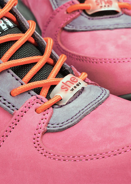she wear women's safety shoe pink