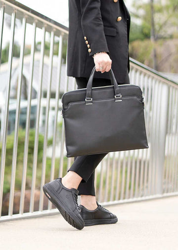 Supports: women's sneakers – she wear